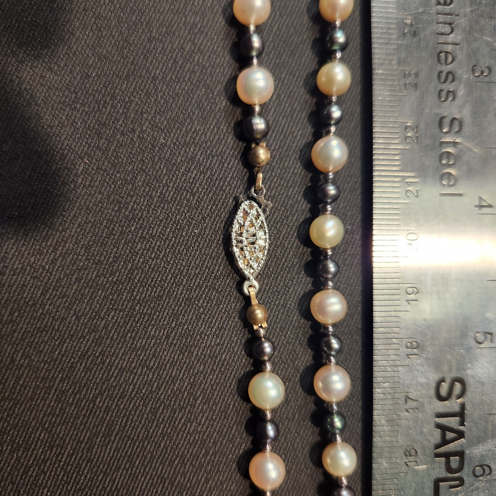 Two-Tone Pearl Necklace - Cream and Black Pearls - Picture 5 of 5